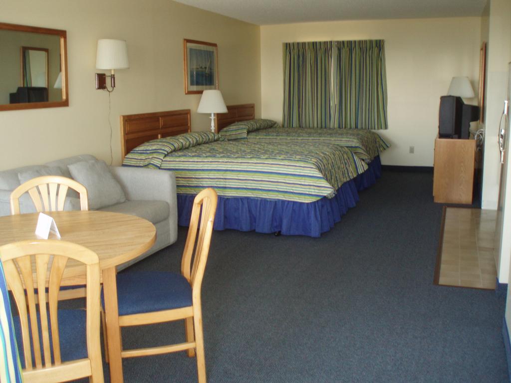 Hartmans Briney Breezes Motel Montauk NY 11954 6316682290